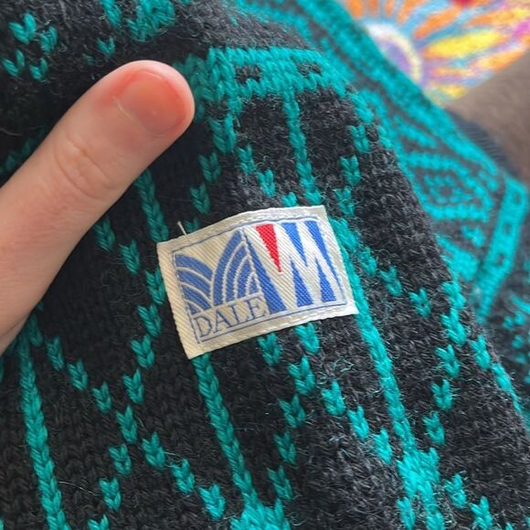 VINTAGE RARE DALE OF NORWAY WOOL SWEATER SIZE LARGE - Picture 2 of 4